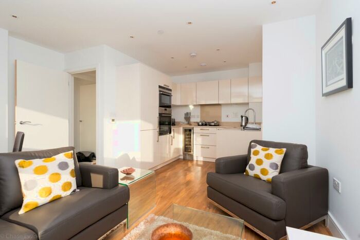 1 Bedroom Apartment To Rent In Gillespie Court, Queensland Terrace, Islington, N7