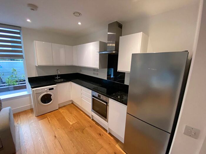 1 Bedroom Flat For Sale In Elstree House, Borehamwood, WD6