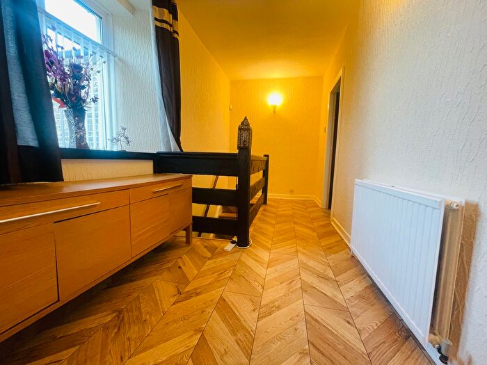 2 Bedroom Cottage To Rent In Parkside Grove, Heaton, Bradford, BD9