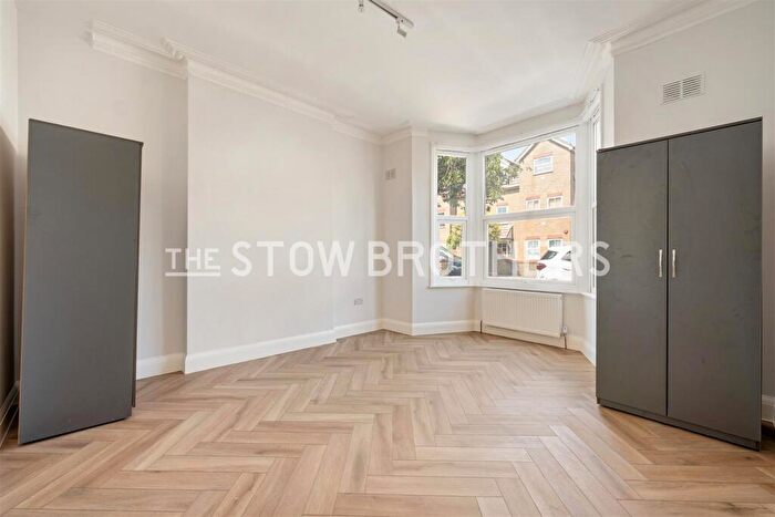 2 Bedroom Apartment To Rent In Daisy Road, South Woodford, E18