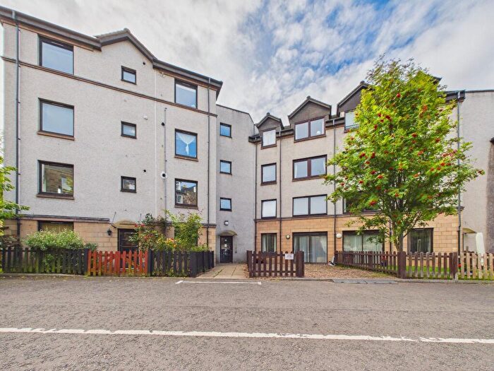 1 Bedroom Flat To Rent In Hermits Croft, South Side, Edinburgh, EH8
