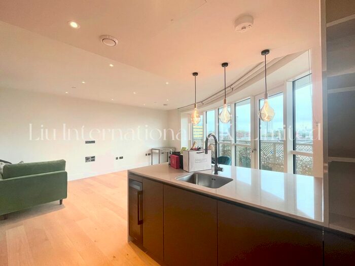 2 Bedroom Flat To Rent In Fountain Park Wy, London, W12