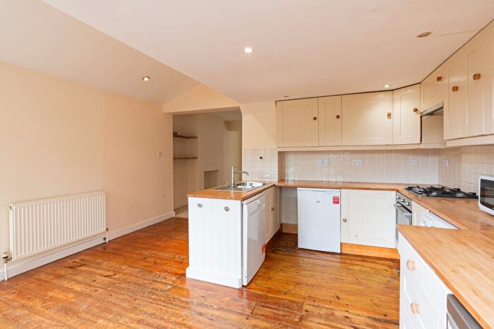 3 Bedroom Terraced House For Sale In Henley Street, Oxford, OX4