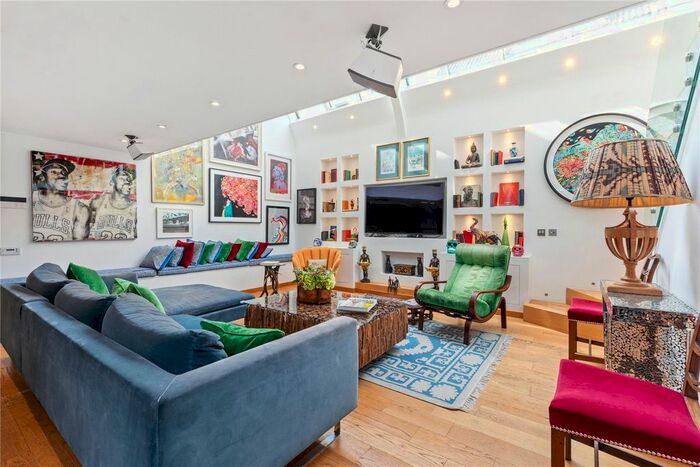 3 Bedroom Detached House To Rent In Gunter Grove, Chelsea, London, SW10