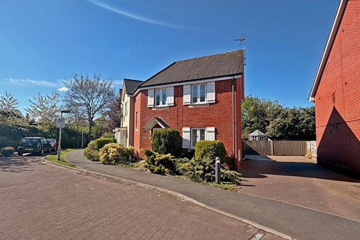 3 Bedroom Semi-Detached House For Sale In Milton Place, High Wycombe, HP13