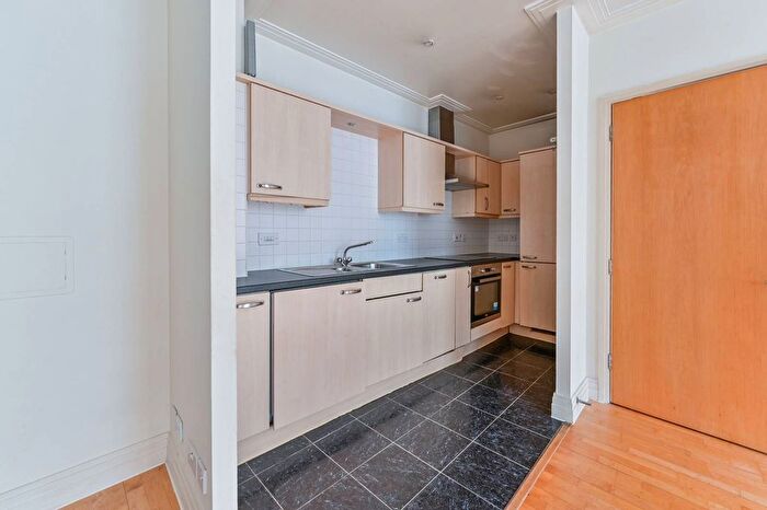 1 Bedroom Flat To Rent In Drayton Park, Highbury, London, N5