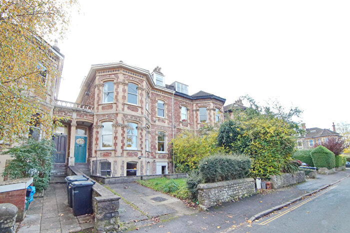 3 Bedroom Flat To Rent In Meridian Road, Redland, BS6