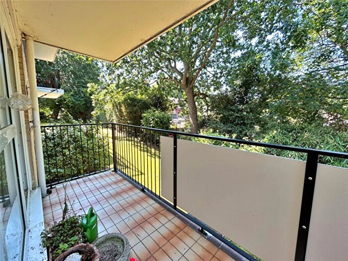 2 Bedroom Apartment For Sale In St. Georges Close, Highcliffe, Christchurch, Dorset, BH23