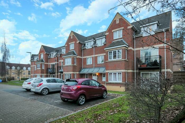 2 Bedroom Apartment To Rent In Meyseys Close, Headington, OX3