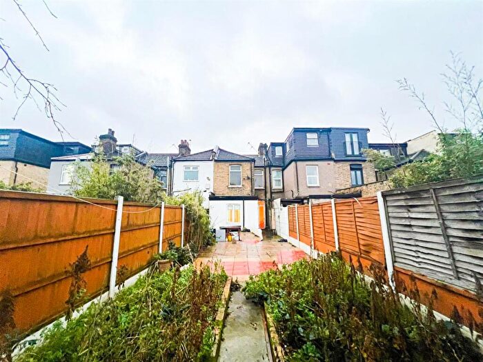 4 Bedroom Terraced House To Rent In Sunnyside Road, London, E10
