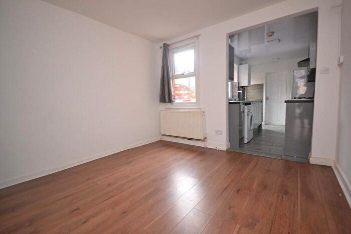 5 Bedroom Terraced House To Rent In Elm Park Road, Reading, RG30