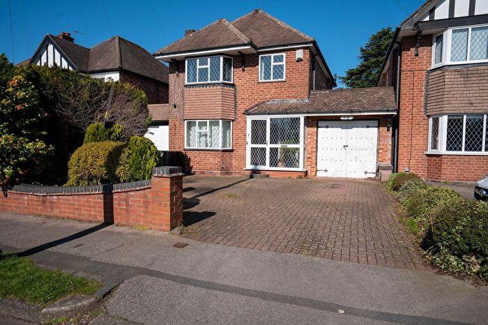 3 Bedroom Detached House For Sale In Fabian Crescent, Shirley, B90