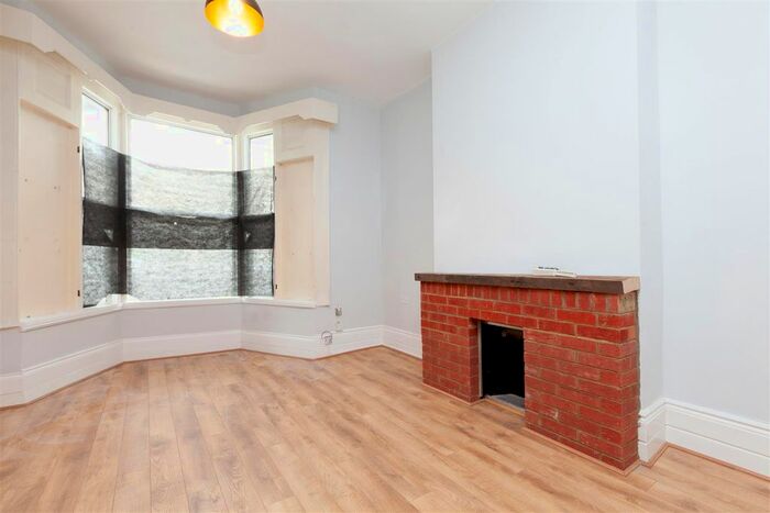 2 Bedroom Flat To Rent In Foulden Road, London, N16