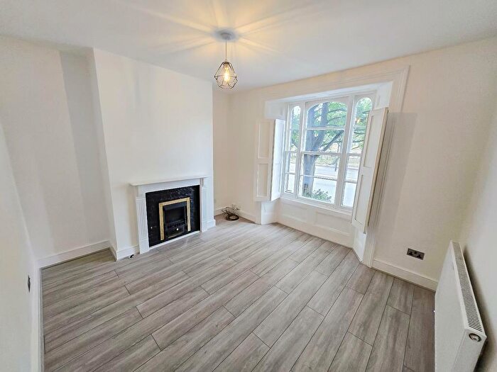 1 Bedroom Apartment To Rent In Evelyn Street, London, SE8