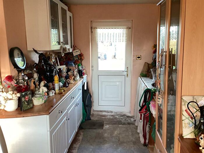 2 Bedroom Cottage For Sale In Penysarn, LL69