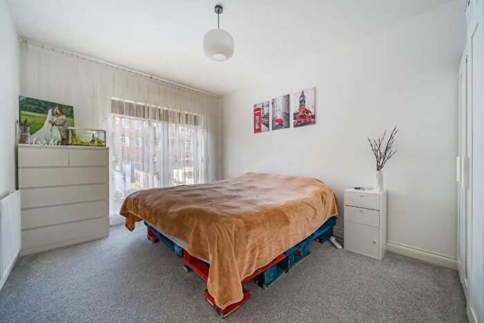 1 Bedroom Apartment For Sale In Bazalgette House, Arbuthnot Road, Morden, Surrey, SM4