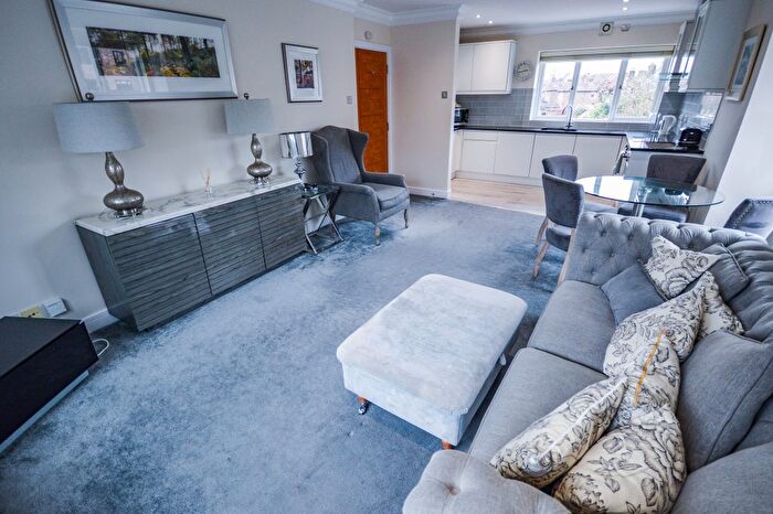 2 Bedroom Flat To Rent In Ashley Road, Altrincham, WA14