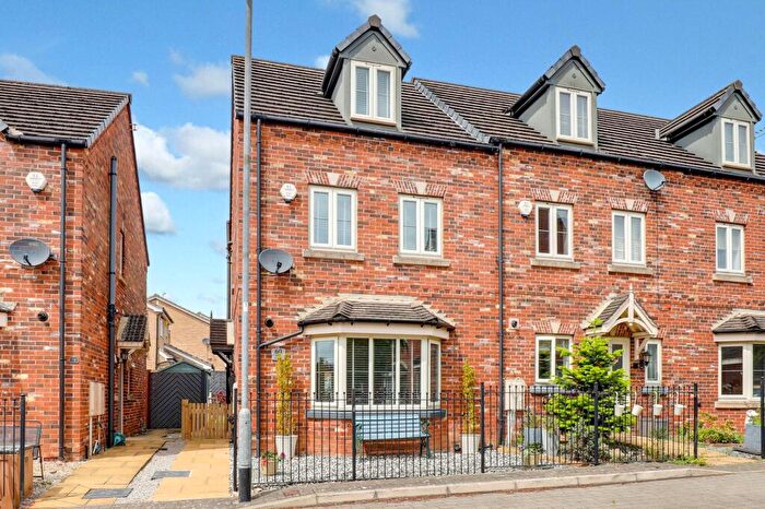 4 Bedroom Town House For Sale In Betts Avenue, Hucknall, NG15