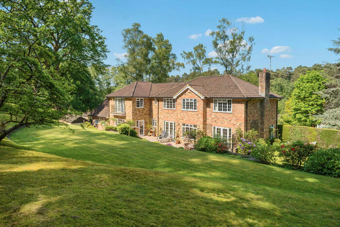 6 Bedroom Detached House For Sale In Star Hill Drive, Churt, Farnham, GU10