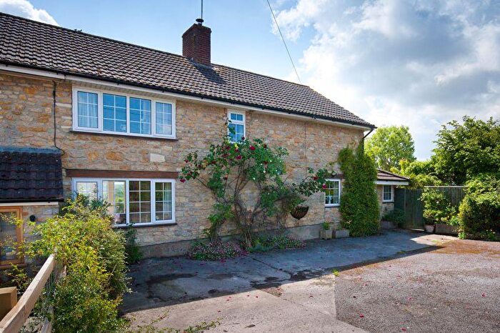 4 Bedroom Semi-Detached House For Sale In West Stour, SP8