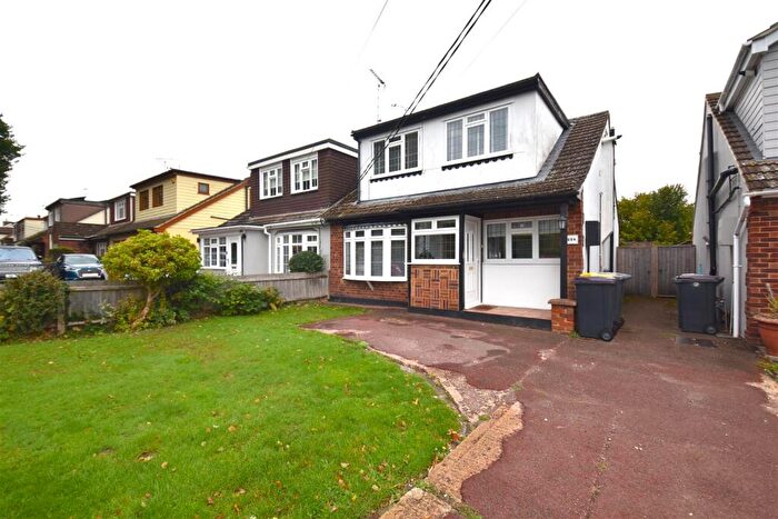 3 Bedroom Chalet For Sale In Rectory Road, Hawkwell, SS5