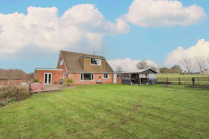 5 Bedroom Detached House For Sale In Thirtleby, Hull, East Riding Of Yorkshire, HU11