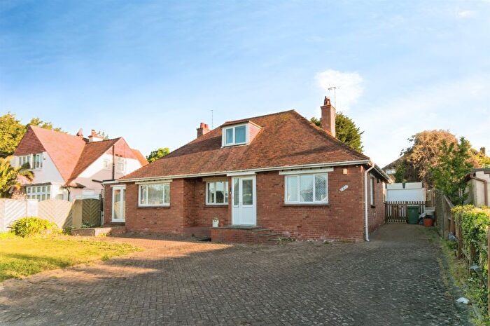 5 Bedroom Bungalow For Sale In De La Warr Road, Bexhill-On-Sea, TN40