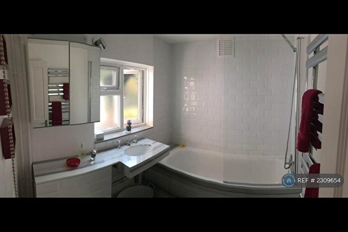 1 Bedroom Flat To Rent In Brunswick Park, London, SE5