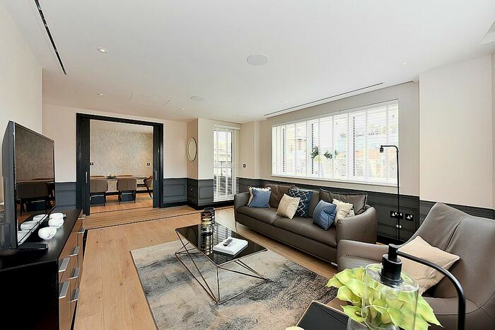 3 Bedroom Flat To Rent In Chapter Street, Westminster, London, SW1P
