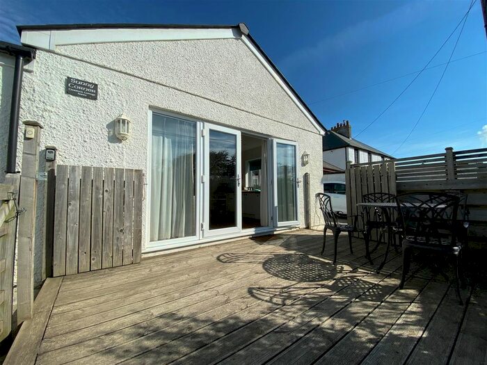 2 Bedroom Flat To Rent In West Pentire Road, Crantock, Newquay, TR8