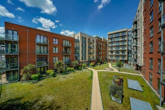 2 Bedroom Flat To Rent In Mosaic House, Midland Road, Hemel Hempstead HP2