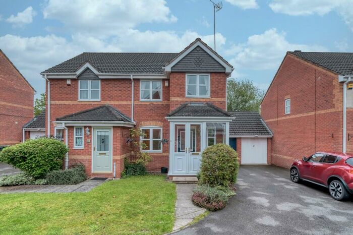 3 Bedroom Semi-Detached House To Rent In Appletree Lane, Redditch, B97