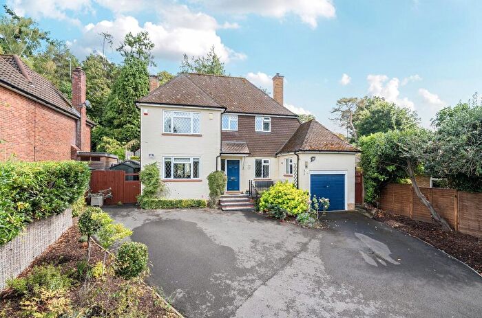 3 Bedroom Detached House For Sale In Kingsclear Park, Camberley, GU15