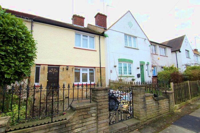 3 Bedroom Property To Rent In Barrenger Road, London, N10