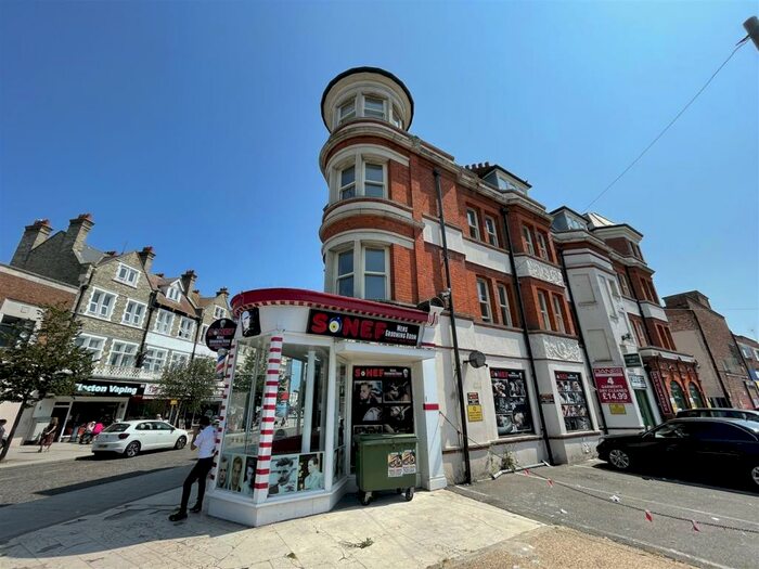 2 Bedroom Flat To Rent In Lewellen Court, Agate Road, Clacton On Sea, CO15