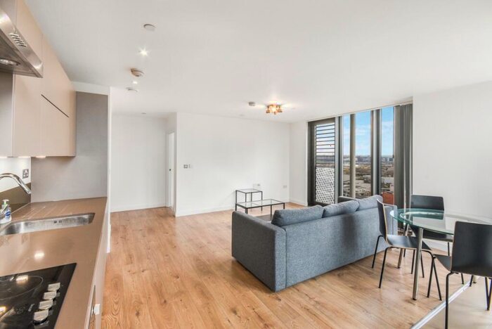 2 Bedroom Apartment To Rent In Stratosphere Tower, Stratford, E15