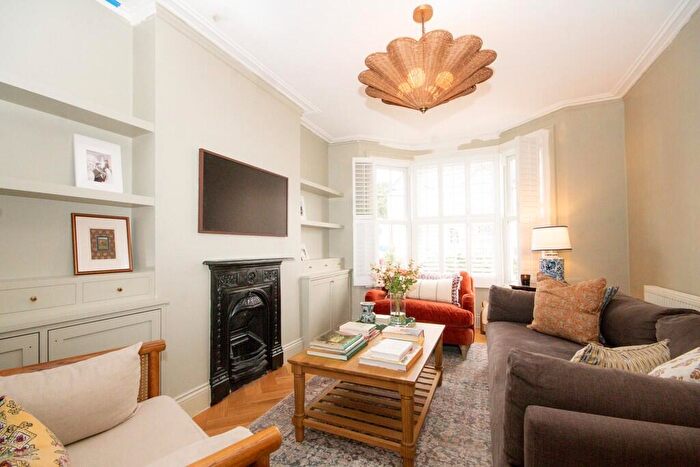 3 Bedroom Semi Detached House To Rent In Kingsley Road, Pinner, HA5