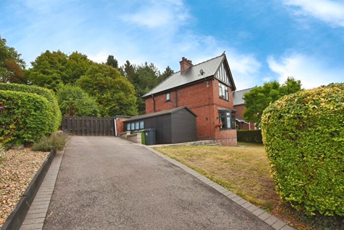 3 Bedroom Semi-Detached House For Sale In Lowes Hill, Ripley, DE5