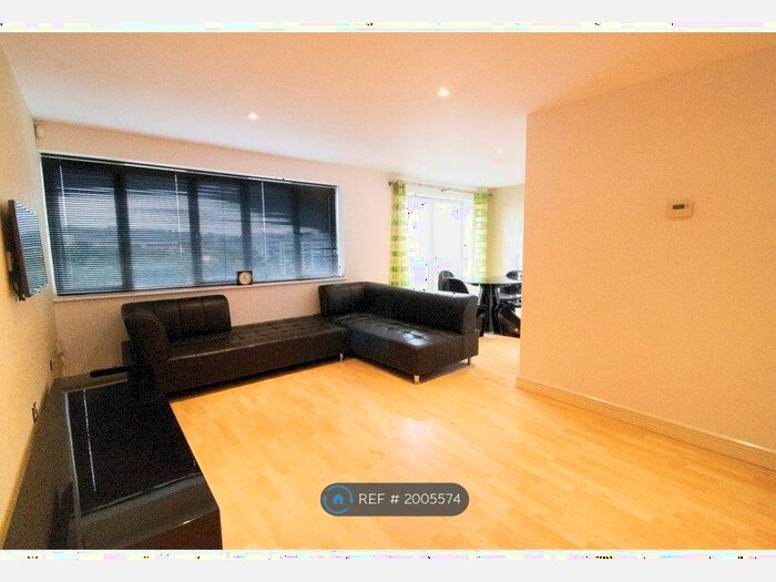 2 Bedroom Flat To Rent In City Road, Newcastle Upon Tyne, NE1