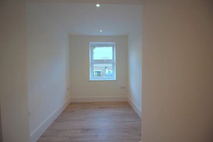 1 Bedroom Flat To Rent In Raynham Road, London, W6