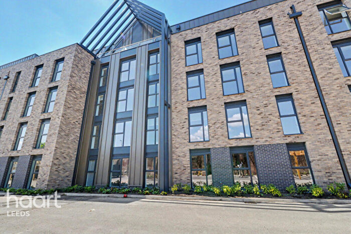 2 Bedroom Apartment For Sale In Richmond Hill Approach, Leeds, LS9