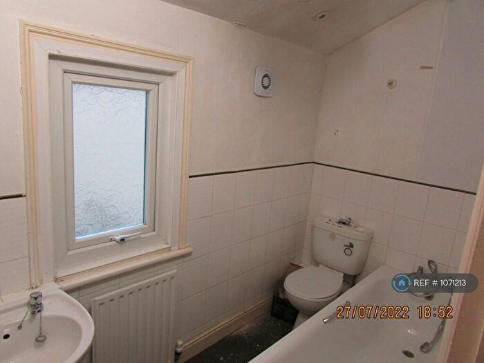 4 Bedroom Terraced House To Rent In Priestfield Road, Gillingham, ME7