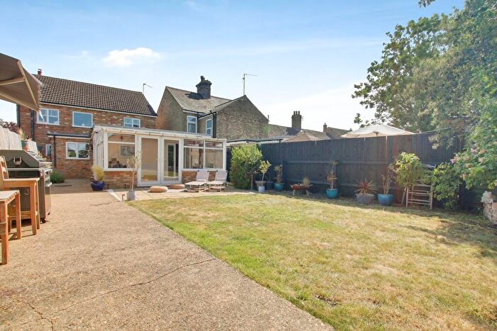 4 Bedroom Detached House For Sale In New Road, Chatteris, PE16