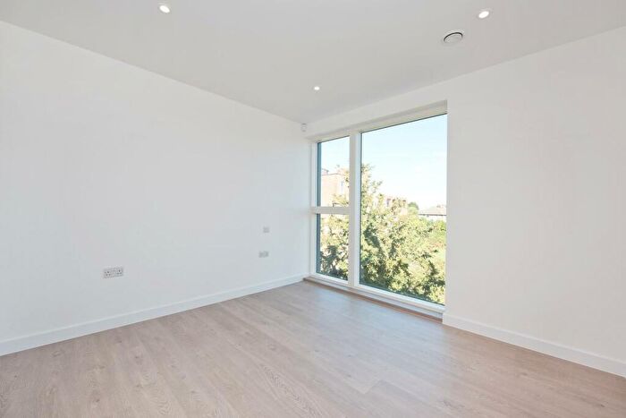 2 Bedroom Apartment To Rent In Churchwood Gardens, London, SE23
