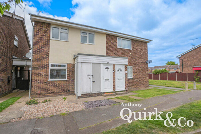 1 Bedroom Maisonette For Sale In Hilton Road, Canvey Island, SS8