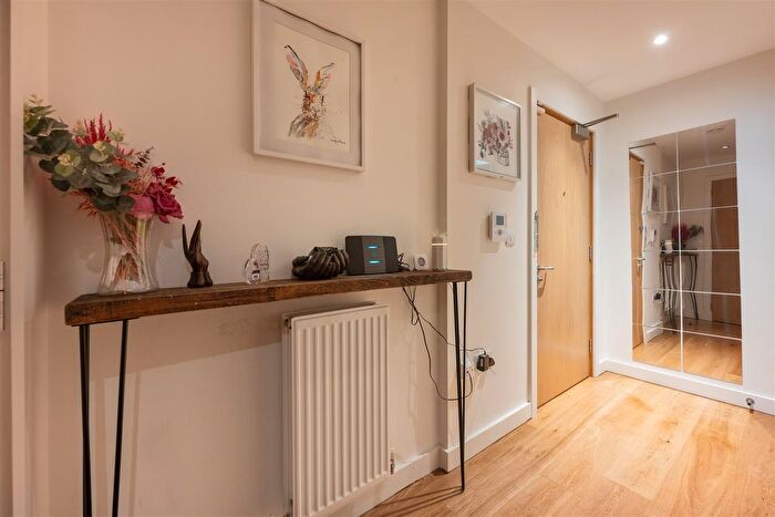 1 Bedroom Flat For Sale In Dalston Lane, London, E8