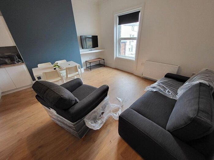 4 Bedroom Flat To Rent In Portland Terrace, Newcastle Upon Tyne, NE2