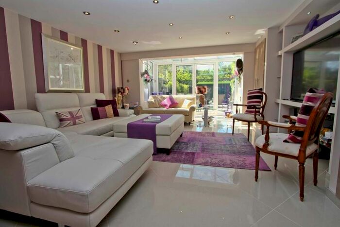 4 Bedroom Town House To Rent In Reginald Road, Northwood, HA6