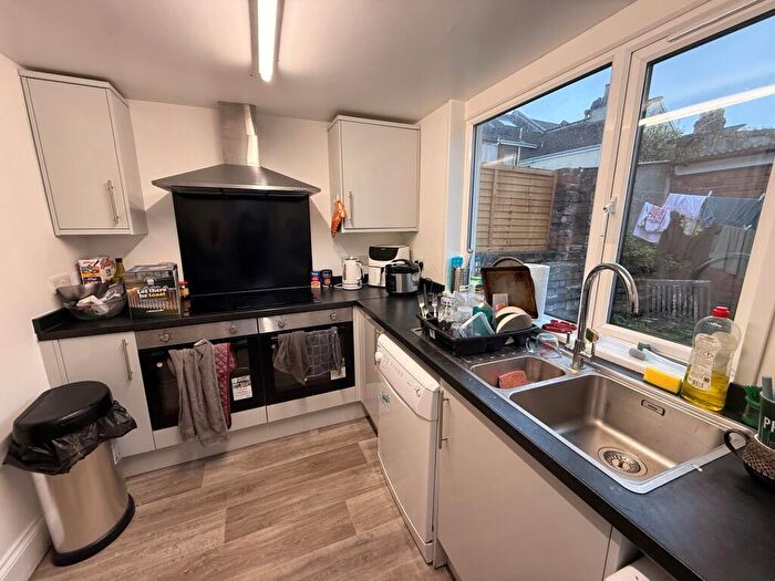 6 Bedroom House To Rent In Ashley Down Rd, BS7