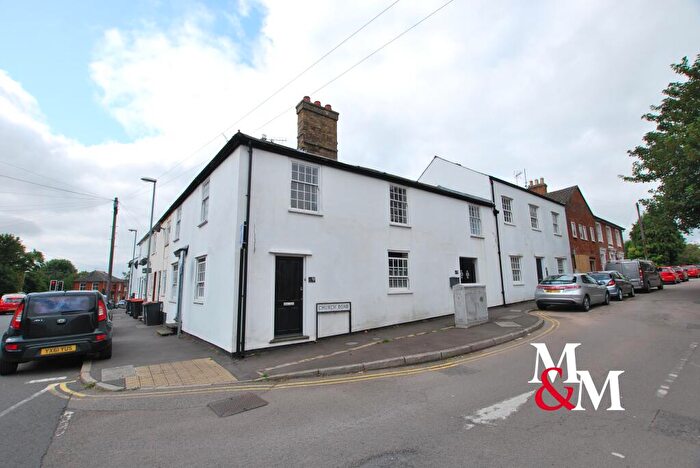1 Bedroom Flat To Rent In Close To Station, LU7